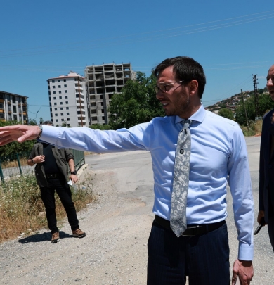 YENİYURT MAHALLESİNDE ASFALT ÇALIŞMALARI DEVAM EDİYOR