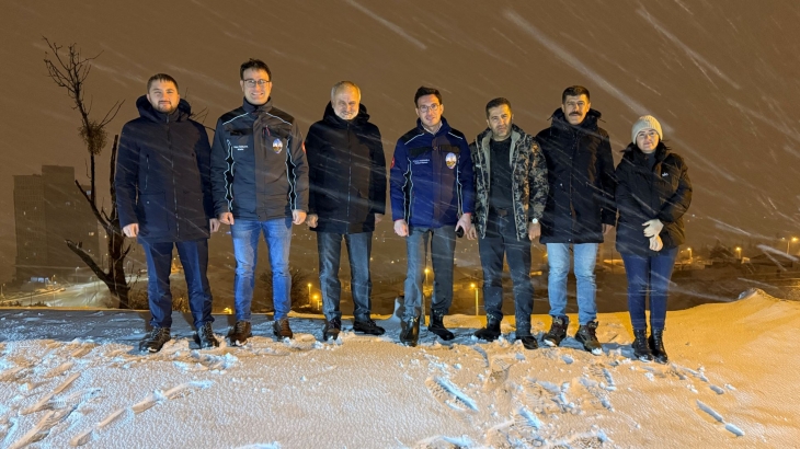 Başkan Yazıcıoğlu Kar Mesaisini Sahada Geçirdi: “Sabaha Kadar Gerekirse Kürek Atarım”