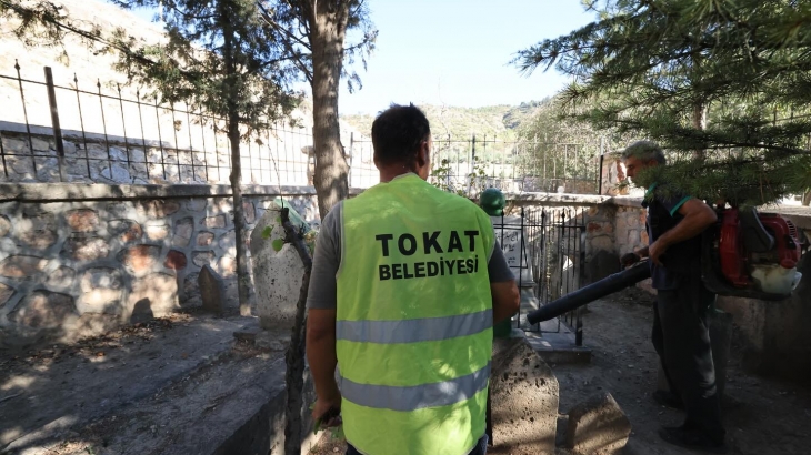 HUBYAR VE ŞEYH-İ ŞİRVANİ MEZARLIKLARINDA ÇALIŞMALAR DEVAM EDİYOR