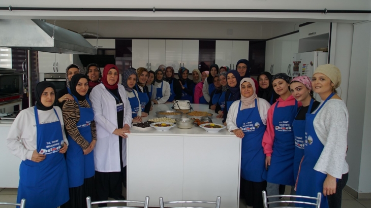 TOKAT BELEDİYESİ BELMEK’TE AŞÇI YARDIMCILIĞI KURSU TÜM HIZIYLA DEVAM EDİYOR