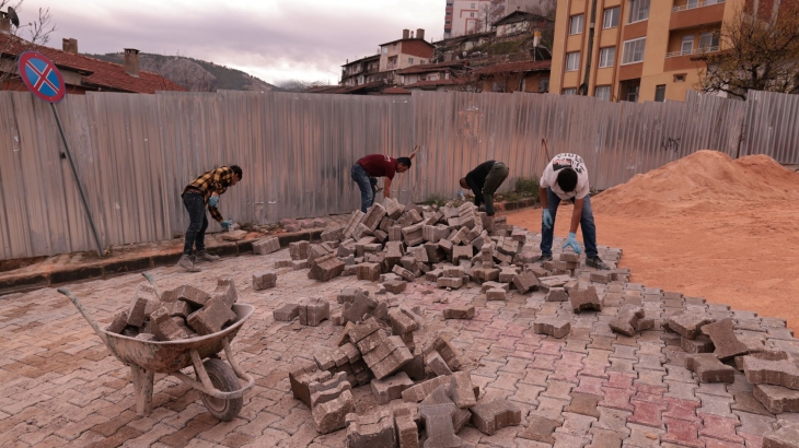 ÜNİVERSİTE HASTANESİ ÇEVRESİNDE TRAFİĞİ RAHATLATACAK ÖNEMLİ BİR ADIM DAHA