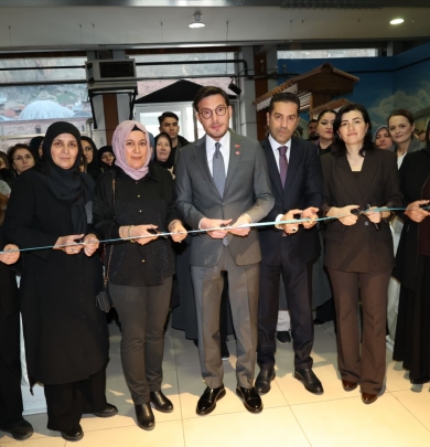 BELMEK KURSLARINDA ŞEKİLLENEN ÇİNİLER GÖRÜCÜYE ÇIKTI