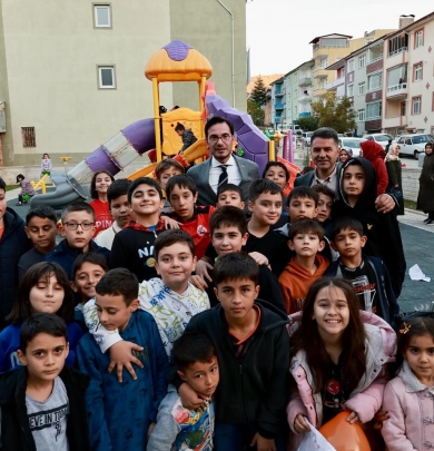 YILLARDIR BEKLENEN ÇOCUK PARKINA KAVUŞTULAR